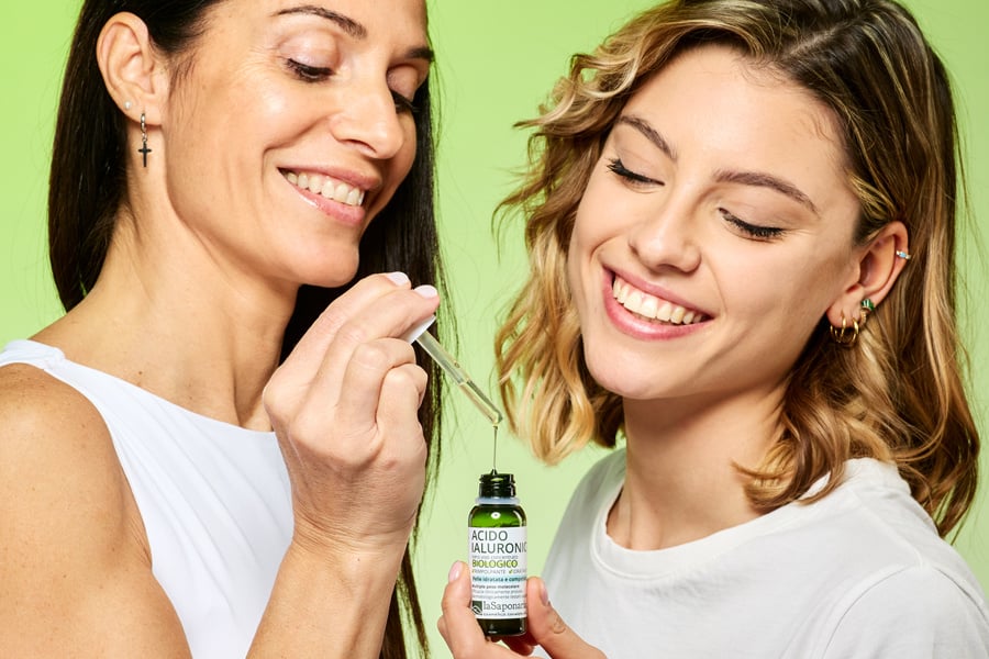2 ragazze acido ialuronico 03
