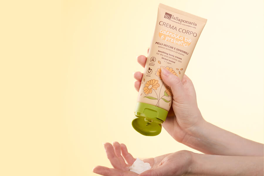 Crema-corpo-biologica-pelli-secche-sensibili-calendula-bio-prebiotici-ambinetata-mani-prodotto