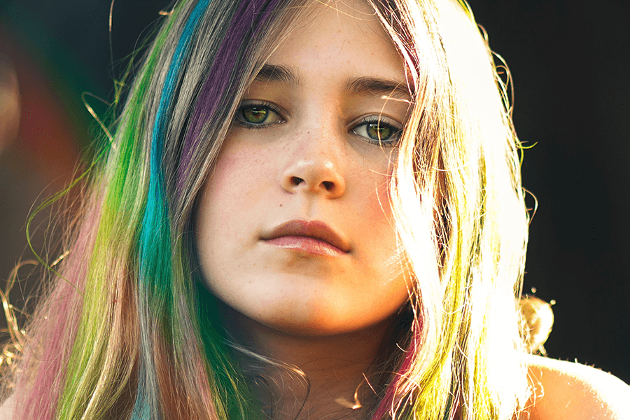 adolescente-capelli-colorati