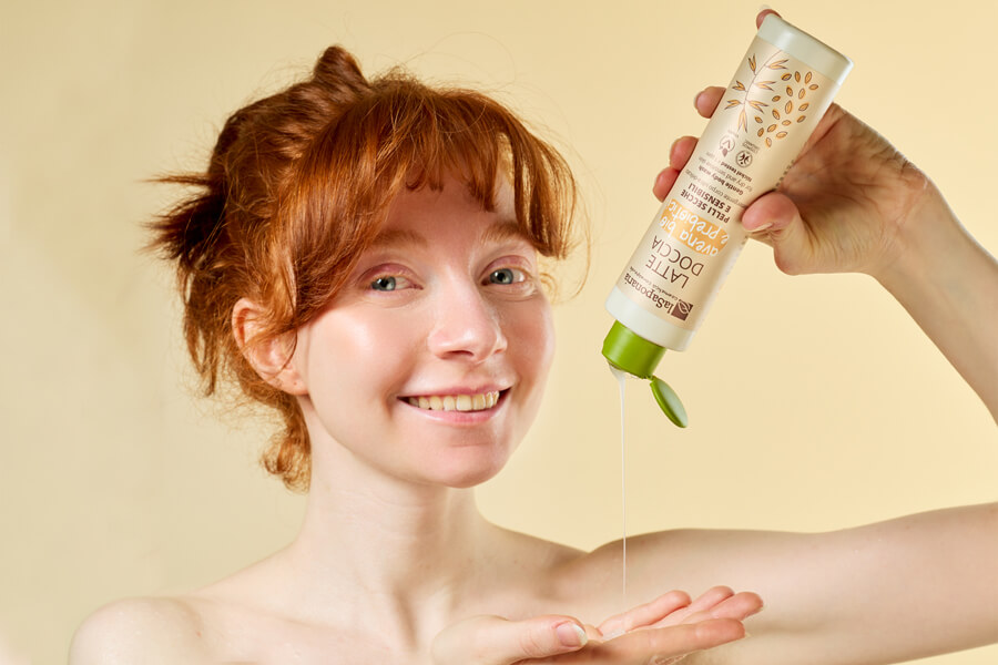 latte-doccia-biologico-pelli-secche-sensibili-avena-bio-prebiotici-ambientata ragazza